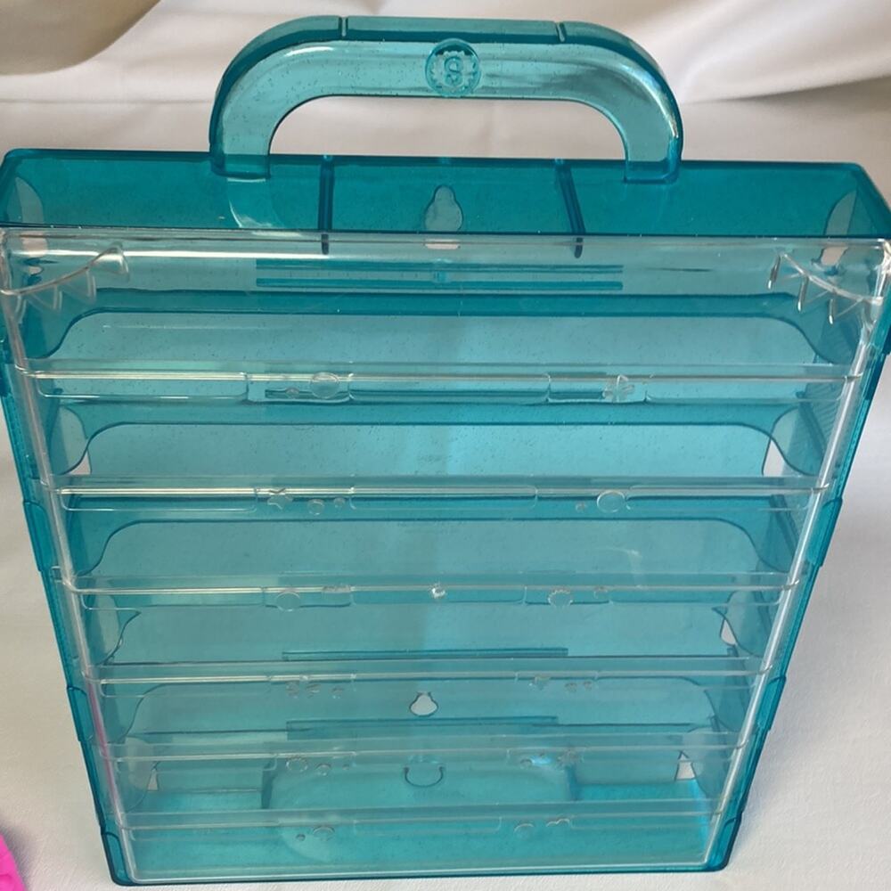 SHOPKINS NECKLACE ITEMS AND CASE - Picture 6 of 6